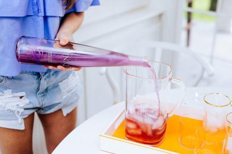 Amy Havins shares the perfect poolside cocktail recipe from viniq.