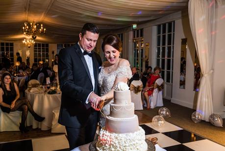 Warwick House Weddings - Cutting the cake