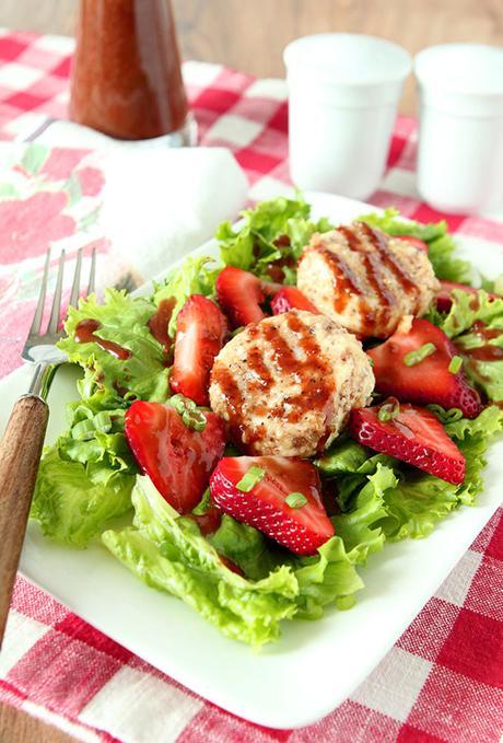 Strawberry Salad with Goat Cheese Rounds