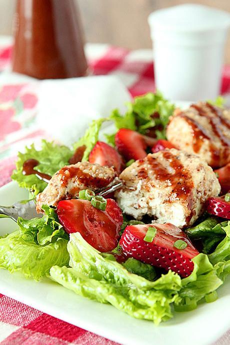 Strawberry Salad with Goat Cheese Rounds