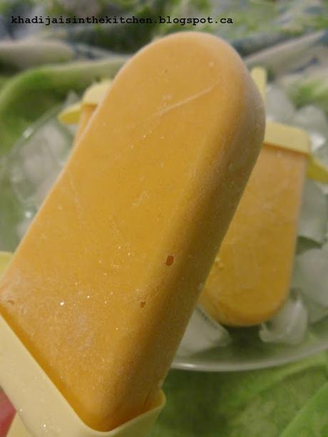 SUCETTES GLACÉES À LA MANGUE / MANGO ICE POPS / PALETAS HELADAS DE MANGO /  مصاصات المانجو المجمدة