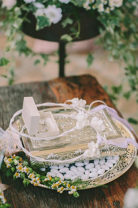 white-wedding-wreaths