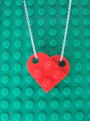 Minute Make - Valentine Lego necklace