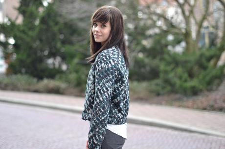 Outfit | Printed Bomber