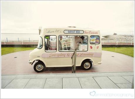 An art deco wedding with Pimms and ice cream