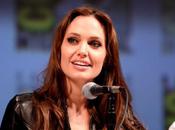 Angelina Jolie’s Oscars 2012 Pose Catapults Right Internet Fame
