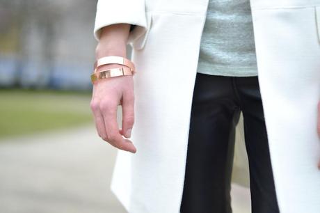 Outfit | White coat