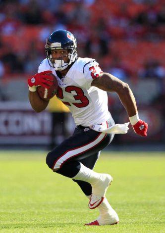 Houston Texans Re-Sign Running Back Arian Foster