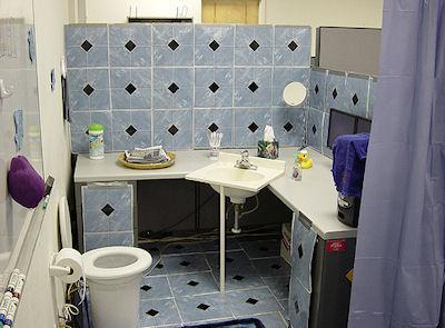 40 Hilarious And Provocative Cubicle Modifications