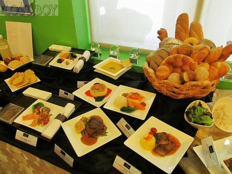 Tasting Etihad Airways Pearl Business Class Meals from MacroAsia