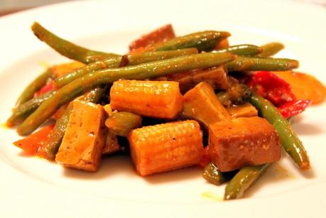 Simple, Healthy Asian Stir Fry with Veggies and Tofu