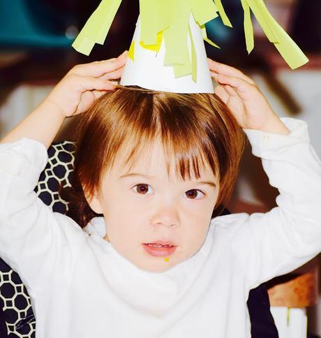 DIY Pineapple Party Hat!