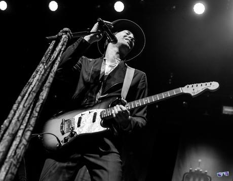 Mayer Hawthorne Excites Audience with Funky Terminal 5 Show [Photos]