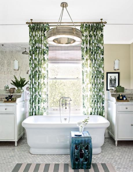 Summer Bathrooms: Beautiful rooms to retreat from the heat