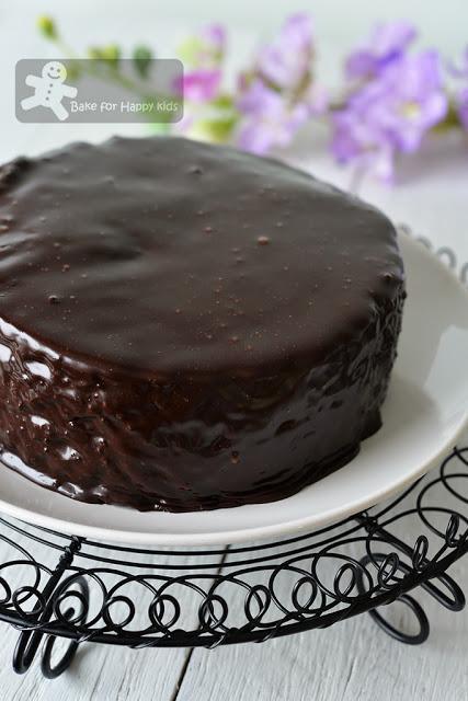 violet kwan lana chocolate steamed cake