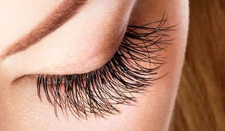 Eyelash-Enhancer