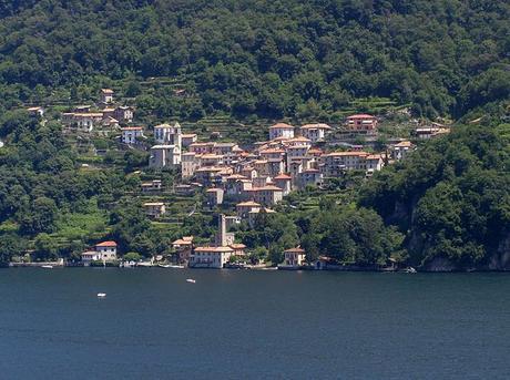 English: Lake Como, Careno. Italiano: Il borgo...