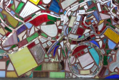 MAGNIFICENT MOSAIC MURALS: Philadelphia’s Magic Gardens