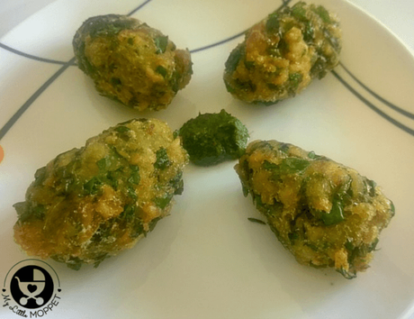 Palak Poha Pakoda Recipe