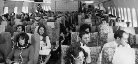 Flying Like It’s 1986: 3 Ways Technology and Trends Have Changed the In-Flight Experience