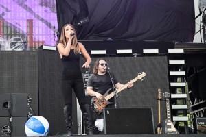 CMT Music Fest 2016: Kira Isabella Main Stage & Interview!