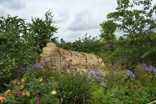 Hampton Court Flower Show 2 - Show gardens, gardens and stuff