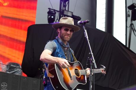 CMT Music Fest 2016: Drake White & The Big Fire on the Main Stage!