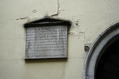 A walk up St Mary At Hill A walk up St Mary At Hill