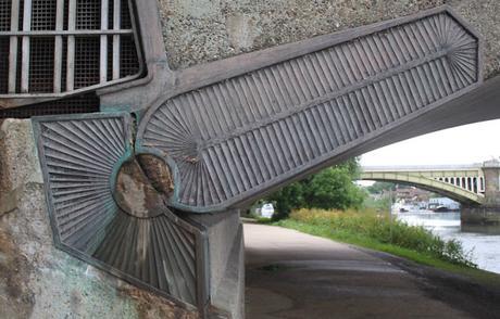 In & Around #London… Name That Bridge! #photoblog