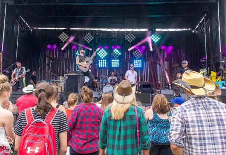 CMT Music Fest 2016: Cold Creek County and Them Dang Rattlers on the Maple Leaf Stage!