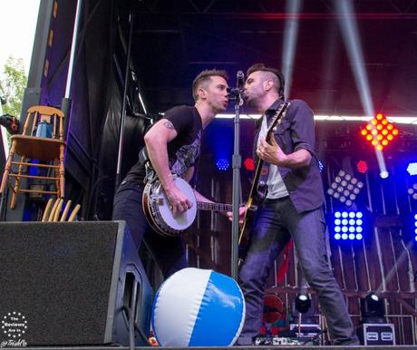 CMT Music Fest 2016: Cold Creek County and Them Dang Rattlers on the Maple Leaf Stage!