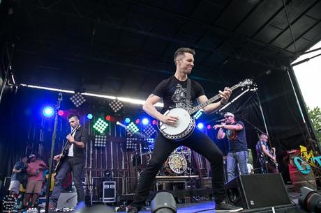 CMT Music Fest 2016: Cold Creek County and Them Dang Rattlers on the Maple Leaf Stage!