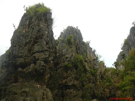 Island Hopping in Islas de Gigantes: Visiting the Sandy Shores of a Summer Paradise