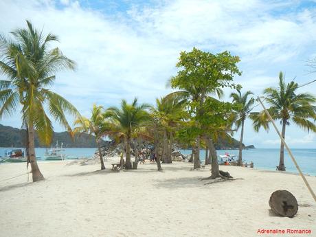 Island Hopping in Islas de Gigantes: Visiting the Sandy Shores of a Summer Paradise