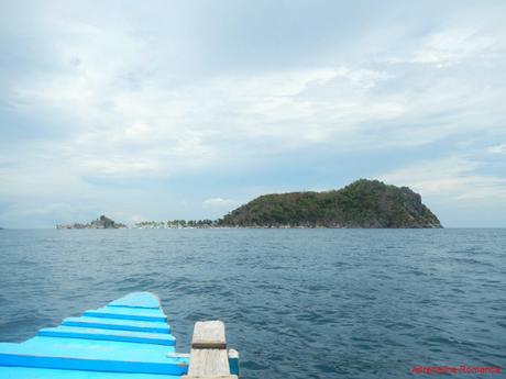 Island Hopping in Islas de Gigantes: Visiting the Sandy Shores of a Summer Paradise