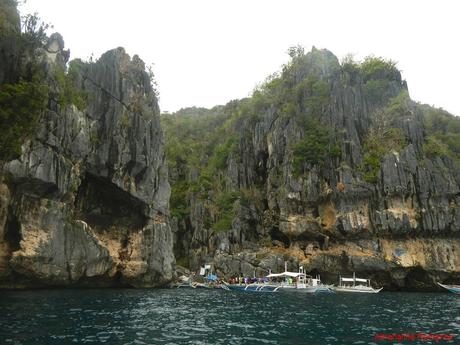 Island Hopping in Islas de Gigantes: Visiting the Sandy Shores of a Summer Paradise