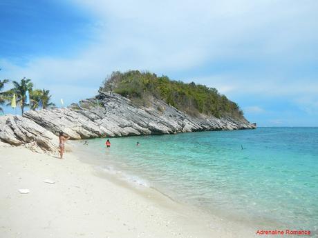 Island Hopping in Islas de Gigantes: Visiting the Sandy Shores of a Summer Paradise