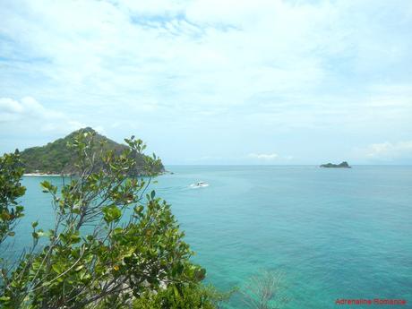 Island Hopping in Islas de Gigantes: Visiting the Sandy Shores of a Summer Paradise