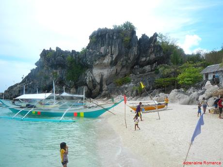 Island Hopping in Islas de Gigantes: Visiting the Sandy Shores of a Summer Paradise