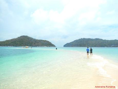 Island Hopping in Islas de Gigantes: Visiting the Sandy Shores of a Summer Paradise