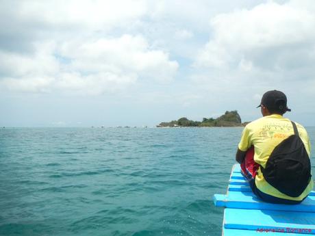 Island Hopping in Islas de Gigantes: Visiting the Sandy Shores of a Summer Paradise