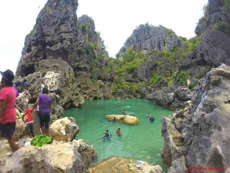 Island Hopping in Islas de Gigantes: Visiting the Sandy Shores of a Summer Paradise