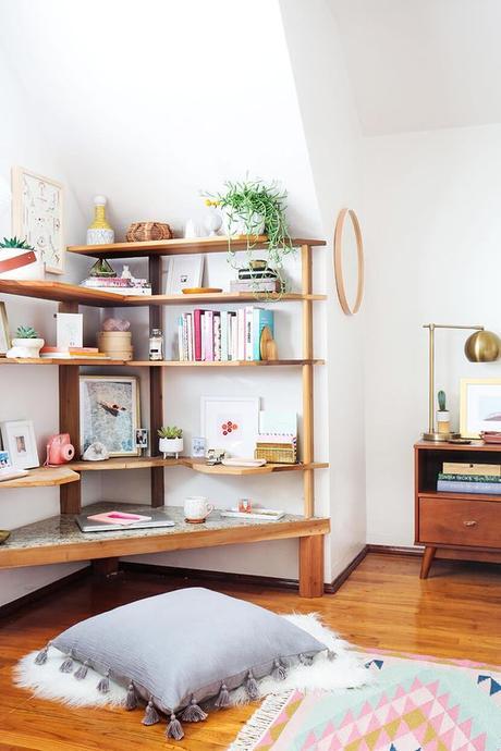 Sara Updates Her Childhood Bedroom – Bedroom Office Corner: 