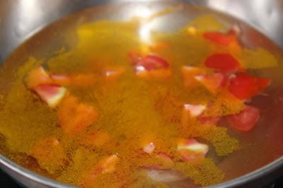 Milagu Poondu thakkali Rasam / Garlic Pepper and Tomato Soup Recipe