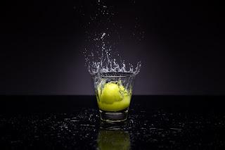 https://pixabay.com/en/water-splash-photography-lemon-bar-747618/