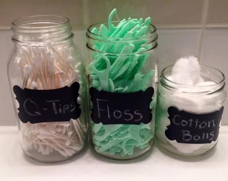 5 minute DIY Bathroom Organization Tips!