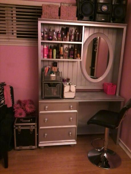 DIY Vanity Table Ideas from Pinterest