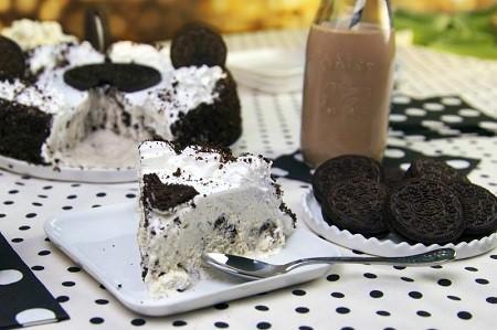9 Ice Cream Cakes worth screaming about for National Ice Cream Month 