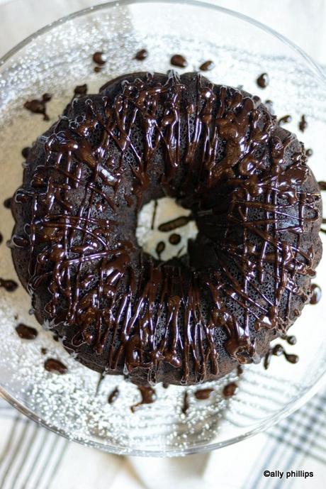 chocolate splatter bundt cake