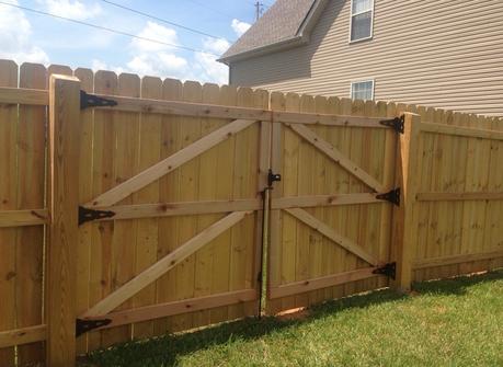 Design Backyard Privacy Fence